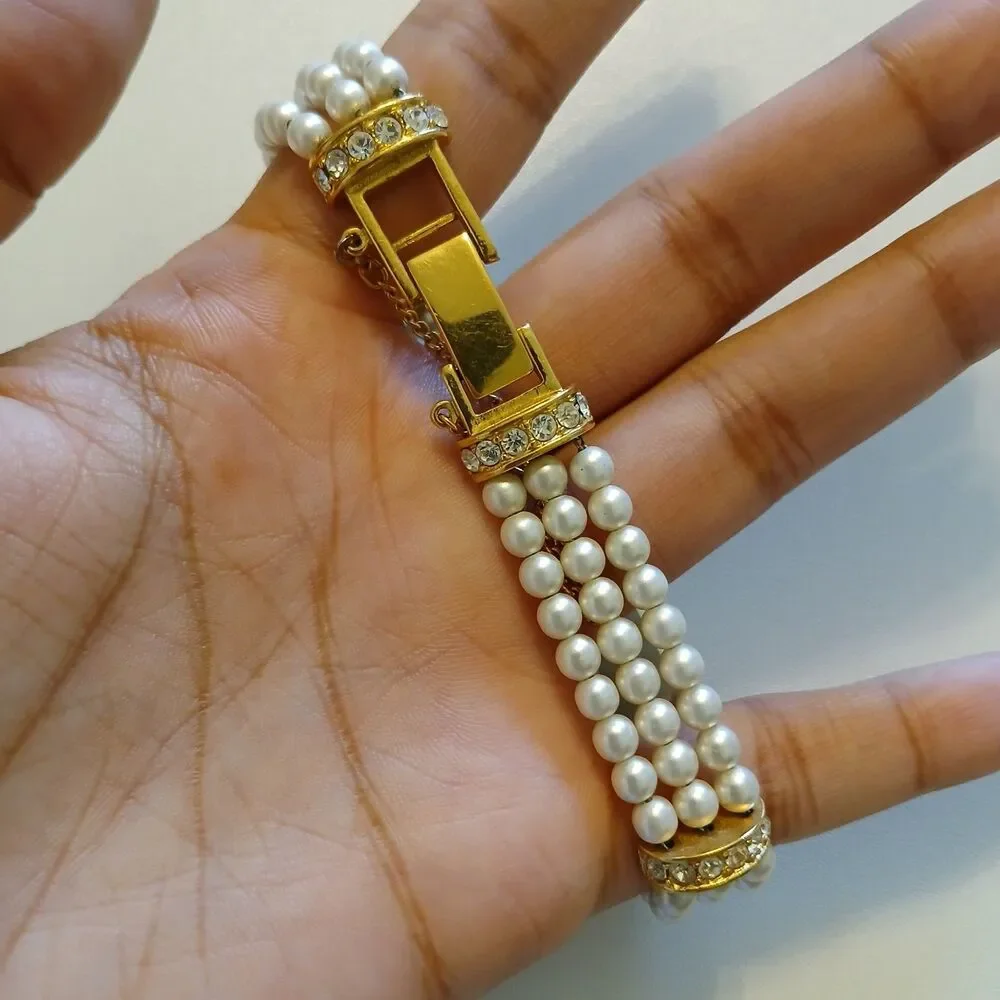 Parts/Repair Vtg Elizabeth Taylor for Avon Faux Pearl Rhinestone Watch 16.6mm